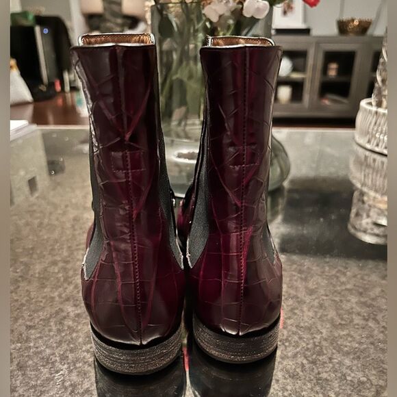 Chloe C Flat Chelsea Boots Burgundy - Picture 7 of 8
